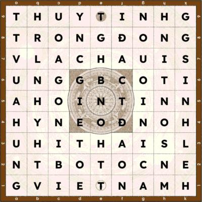 Hình ảnh ma trận 81 ô của Bàn Cờ Đông Sơn với các chữ cái được sắp xếp khéo léo tạo thành các từ khóa: Trống Đồng, Sơn Tinh, Thủy Tinh, Hùng Vương, Việt Nam.