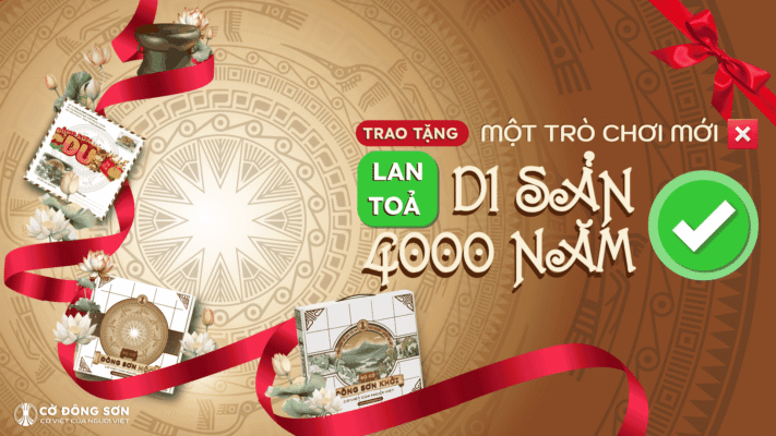 Hình ảnh các phiên bản board game Cờ Đông Sơn được thắt nơ đỏ trang trọng cùng hoa sen, mang thông điệp lan tỏa di sản 4000 năm thay vì chỉ là một trò chơi, làm nổi bật giá trị của một món quà tặng văn hóa.
