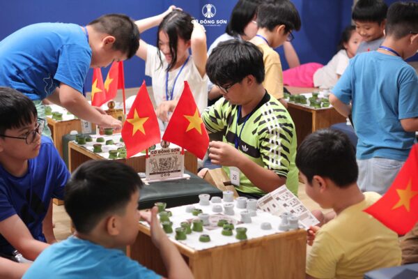 Không khí sôi nổi tại khóa hè Cờ Đông Sơn 2026 tại IDECAF